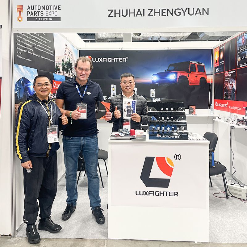 LUXFIGHTER LED фарове и фарове за мъгла AUTOMOTIVE PARTS Expo получава широко признание